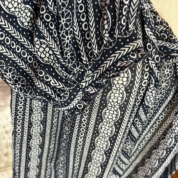 BANANA REPUBLIC FACTORY SHEER TOP, sz L OVERSIZED, LIGHTWEIGHT CAREER DRESSY - Picture 5 of 9